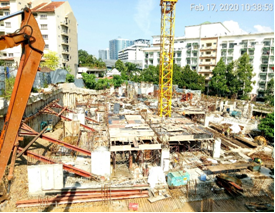 Block A – LG 1 in progress with  Peninsula Hotel in the background
