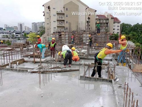 Block B - casting floor slab at Level 2.