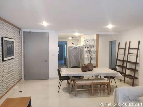 Block B - view of Show Unit (dining area) in progress.