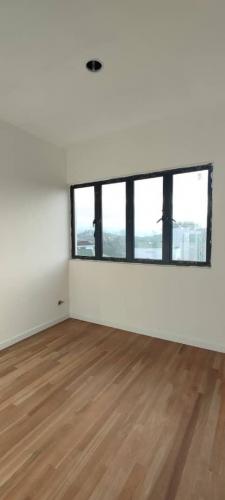 Block B - timber flooring completed to one of the bedrooms.